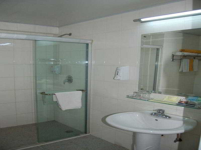 Lakeside Holiday Inn Shanghai Esterno foto