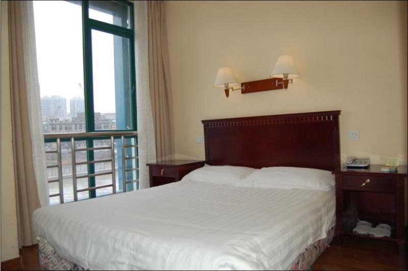 Lakeside Holiday Inn Shanghai Esterno foto