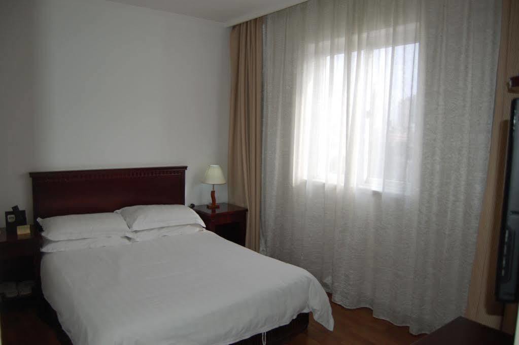 Lakeside Holiday Inn Shanghai Esterno foto