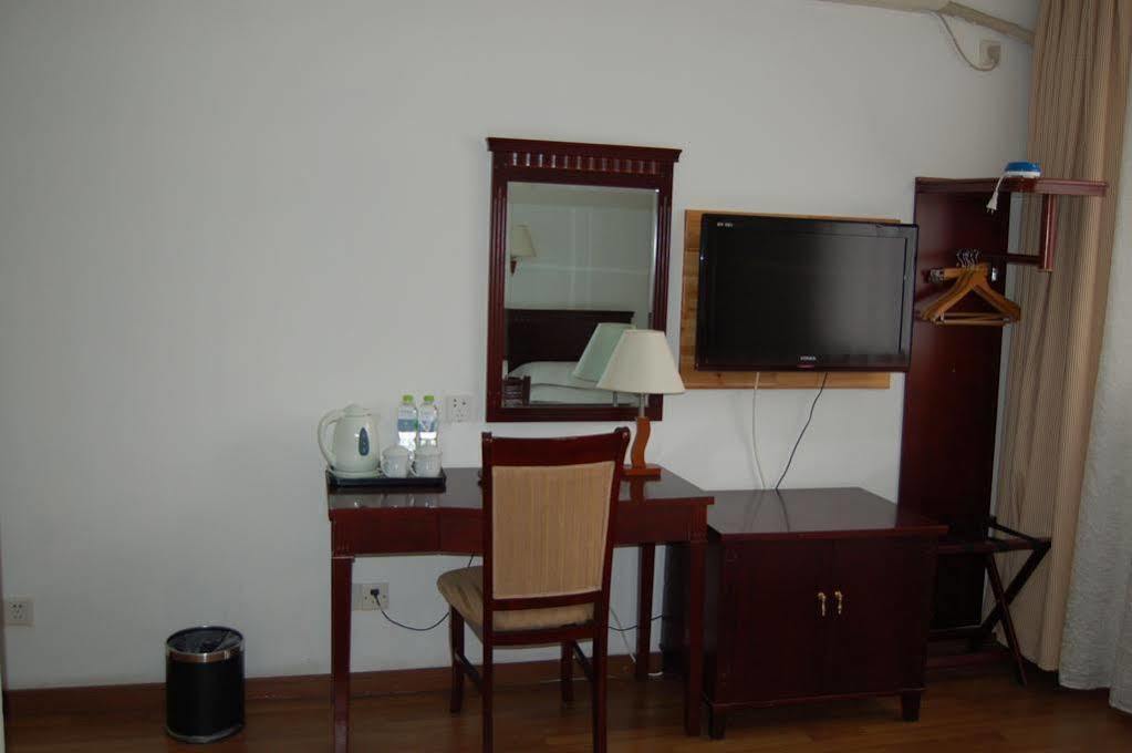Lakeside Holiday Inn Shanghai Esterno foto